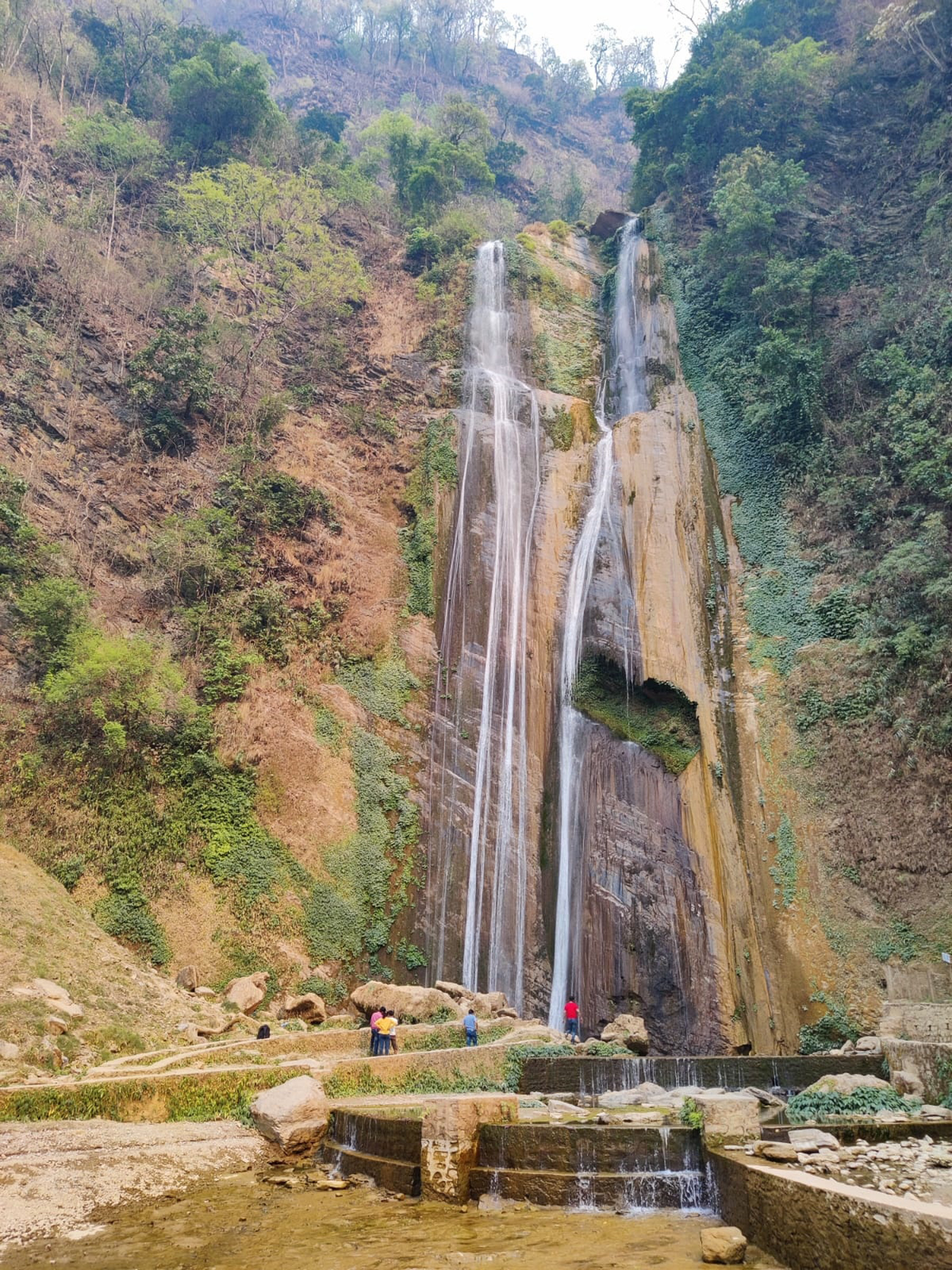 जलबिरेको लामो झरना