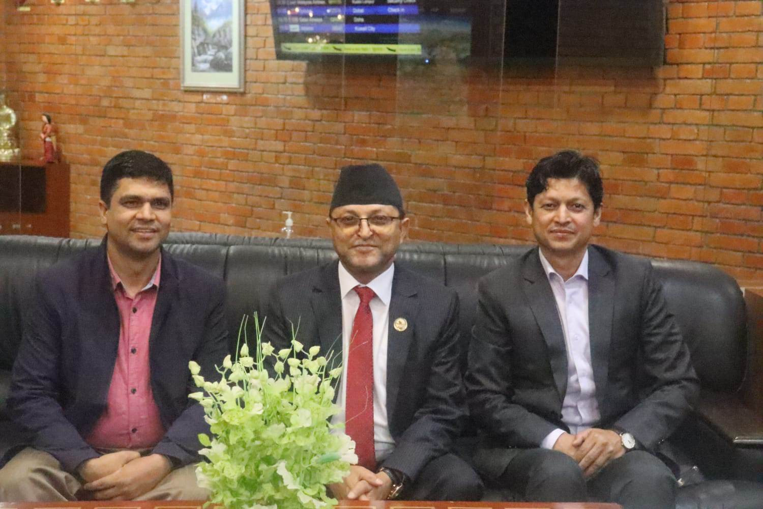 अध्यक्ष तिमिल्सिना कम्बोडिया प्रस्थान