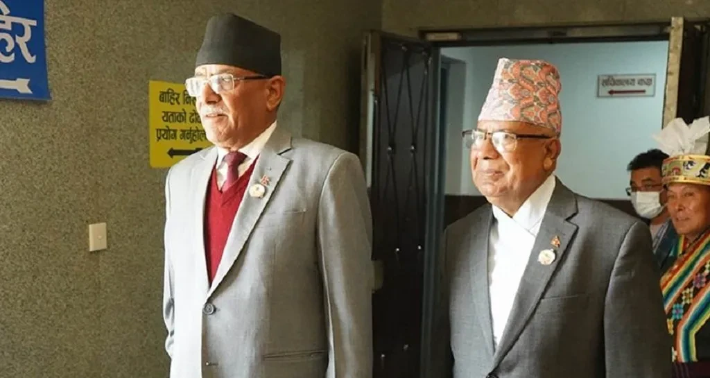 प्रधानमन्त्री प्रचण्ड र माधव नेपालबीच भेटवार्ता