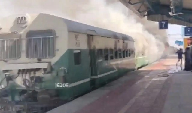 गुजरातमा ट्रेनमा आगलागी