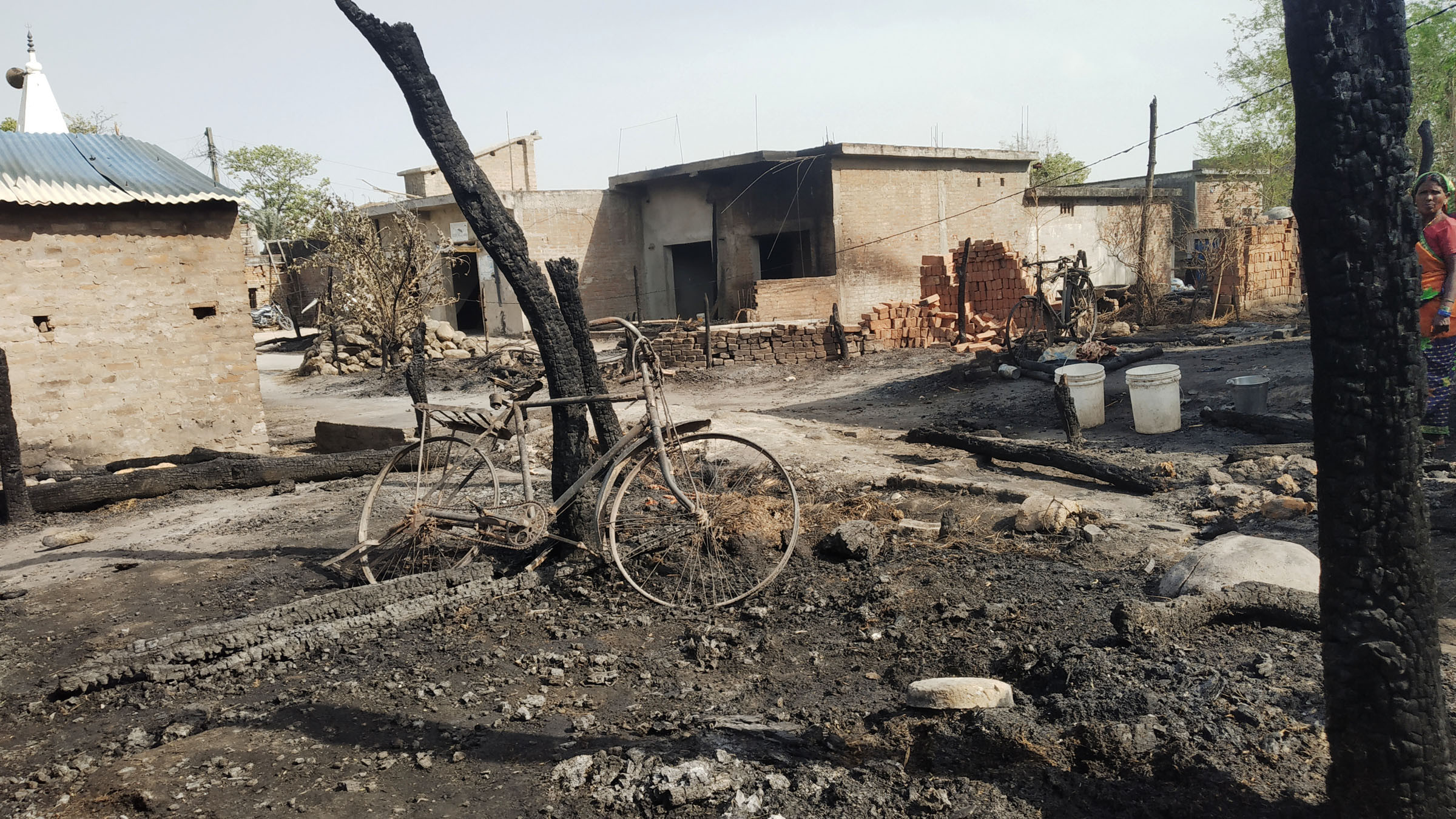 कपिलवस्तुको विजयनगरमा २६ घरगोठ जलेर नष्ट