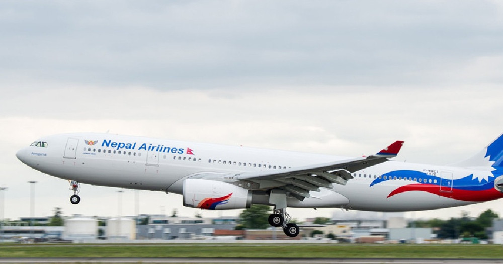 रोकिएको निगमको जहाज ११ घण्टापछि दुबई उड्यो