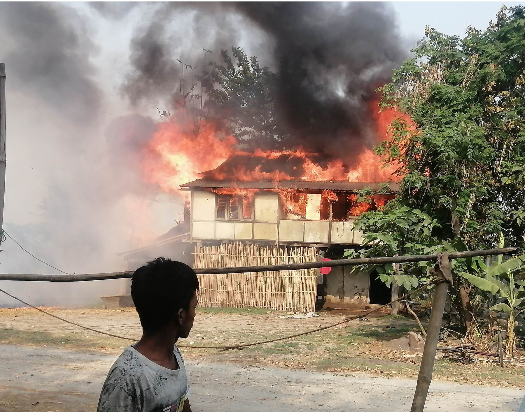 झापाको गौरादह-४ मियाटोलमा आगलागी