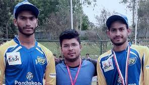 क्रिकेटरलाई वीरगञ्ज महानगरको उपहार मोटरसाइकल