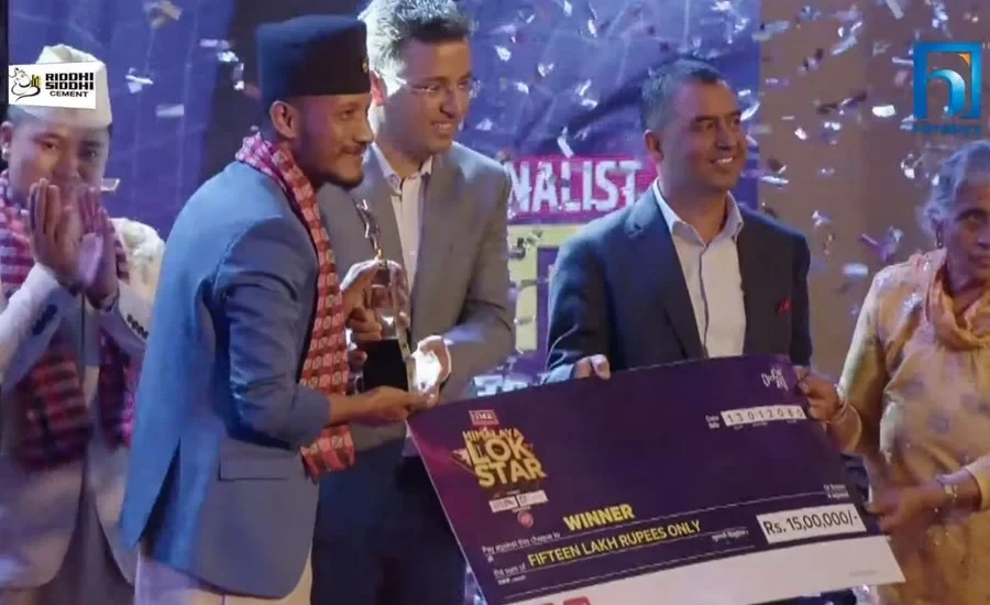 ‘हिमालय लोकस्टार’को उपाधि विश्वकर्मालाई