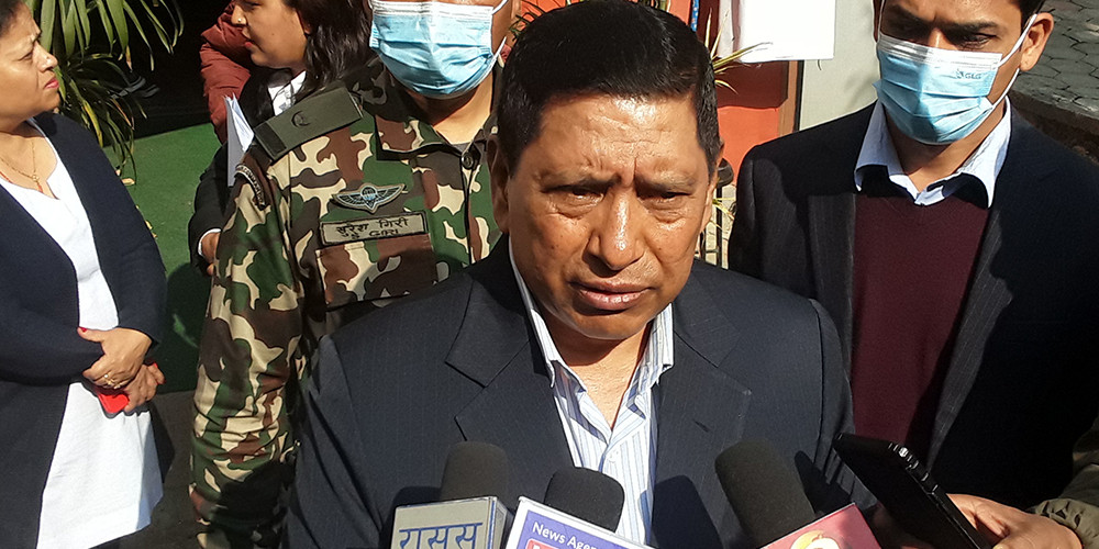 गृहमन्त्रीको प्रश्न : महानगर प्रमुखले फोहोर उठाउँदिन भन्न मिल्छ ?