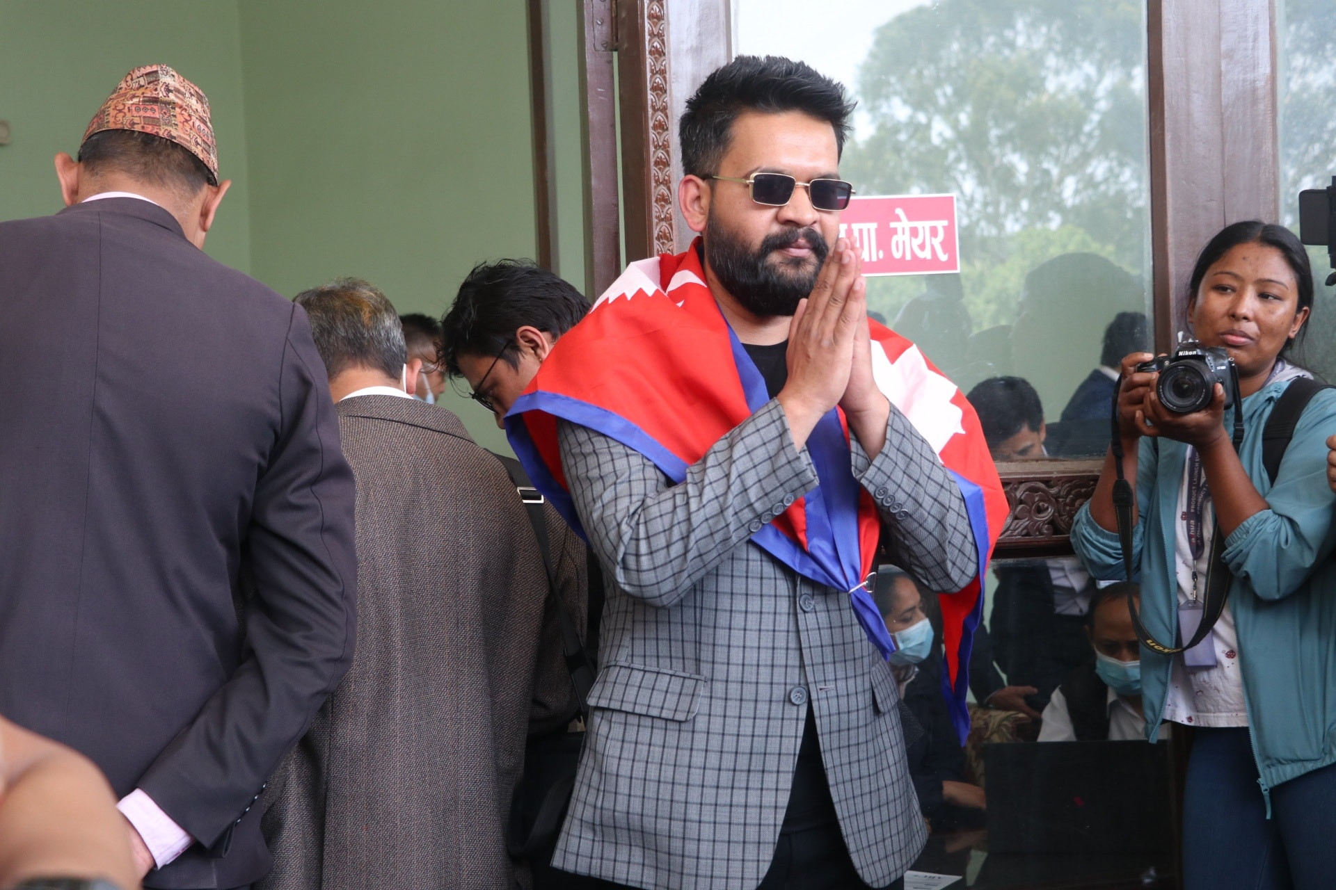 ‘छात्रवृत्ति उपलब्ध गराउनुस्’