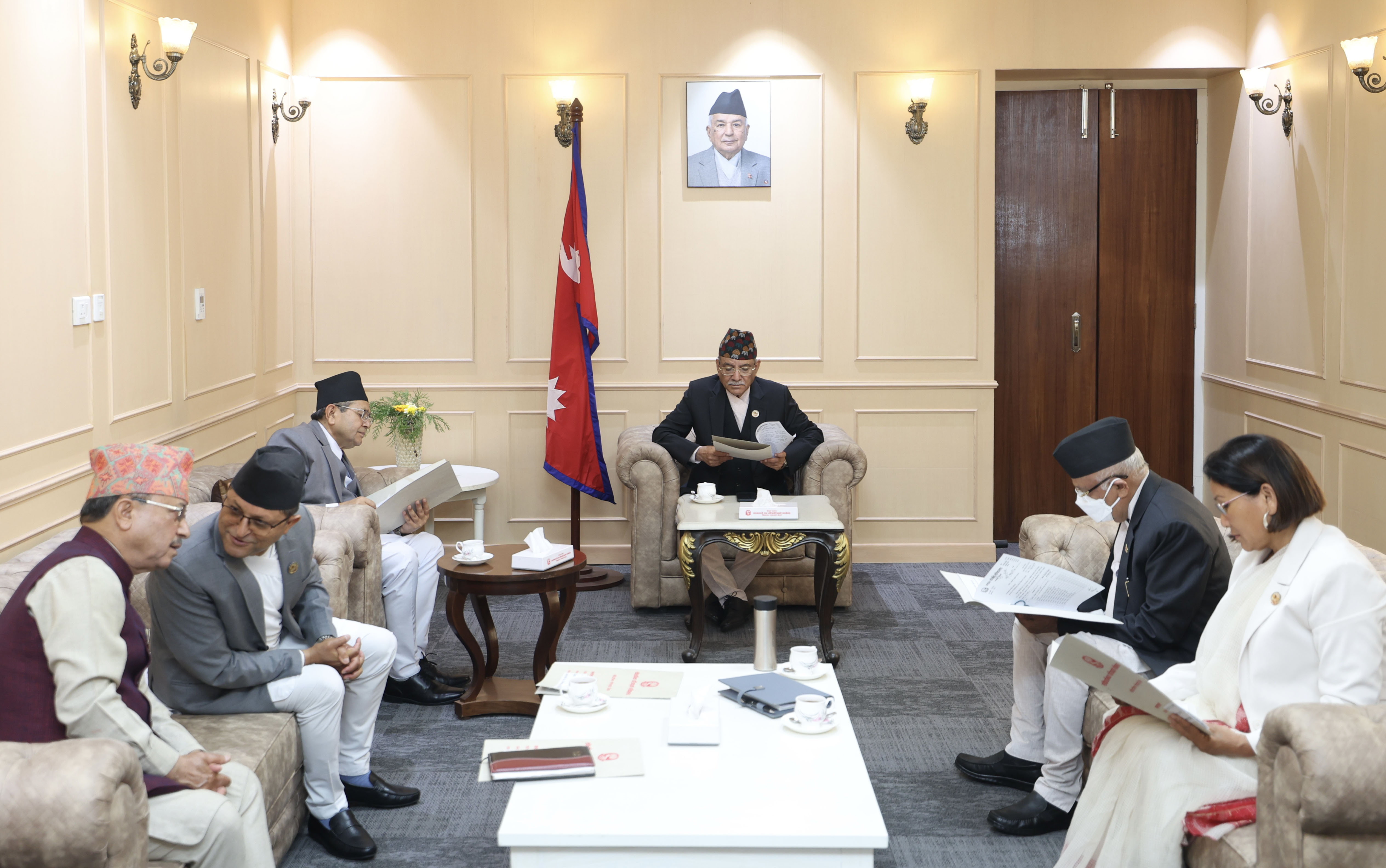 संवैधानिक परिषद बैठक निष्कर्षबिहीन