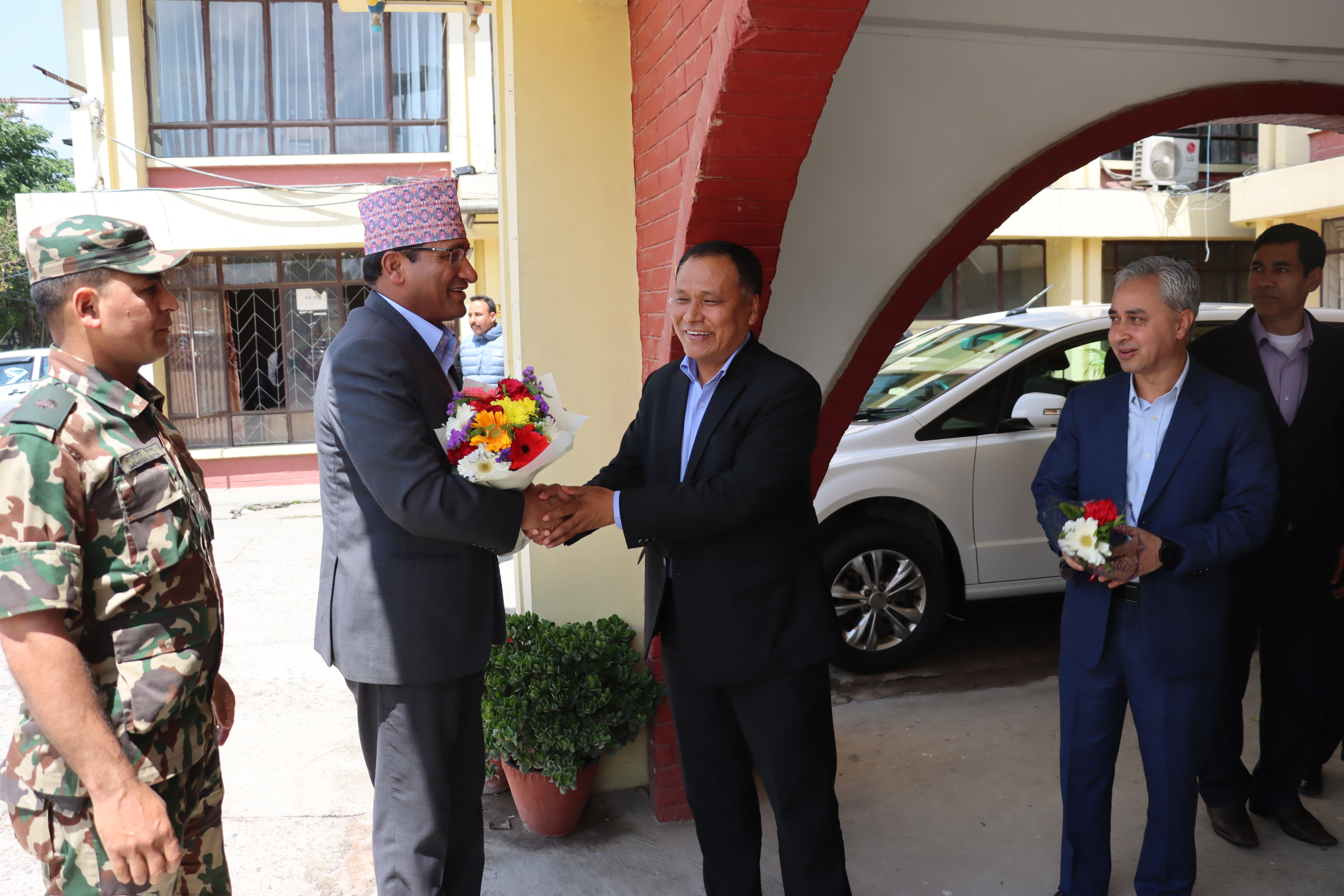 बिजुलीको आन्तरिक खपत बढाउनु नै आफ्नो मुख्य प्राथमिकतामा: ऊर्जामन्त्री बस्नेत