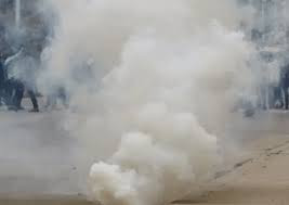 कैलालीको अत्तरियामा तनाव, प्रहरीद्वारा अश्रुग्यास प्रहार