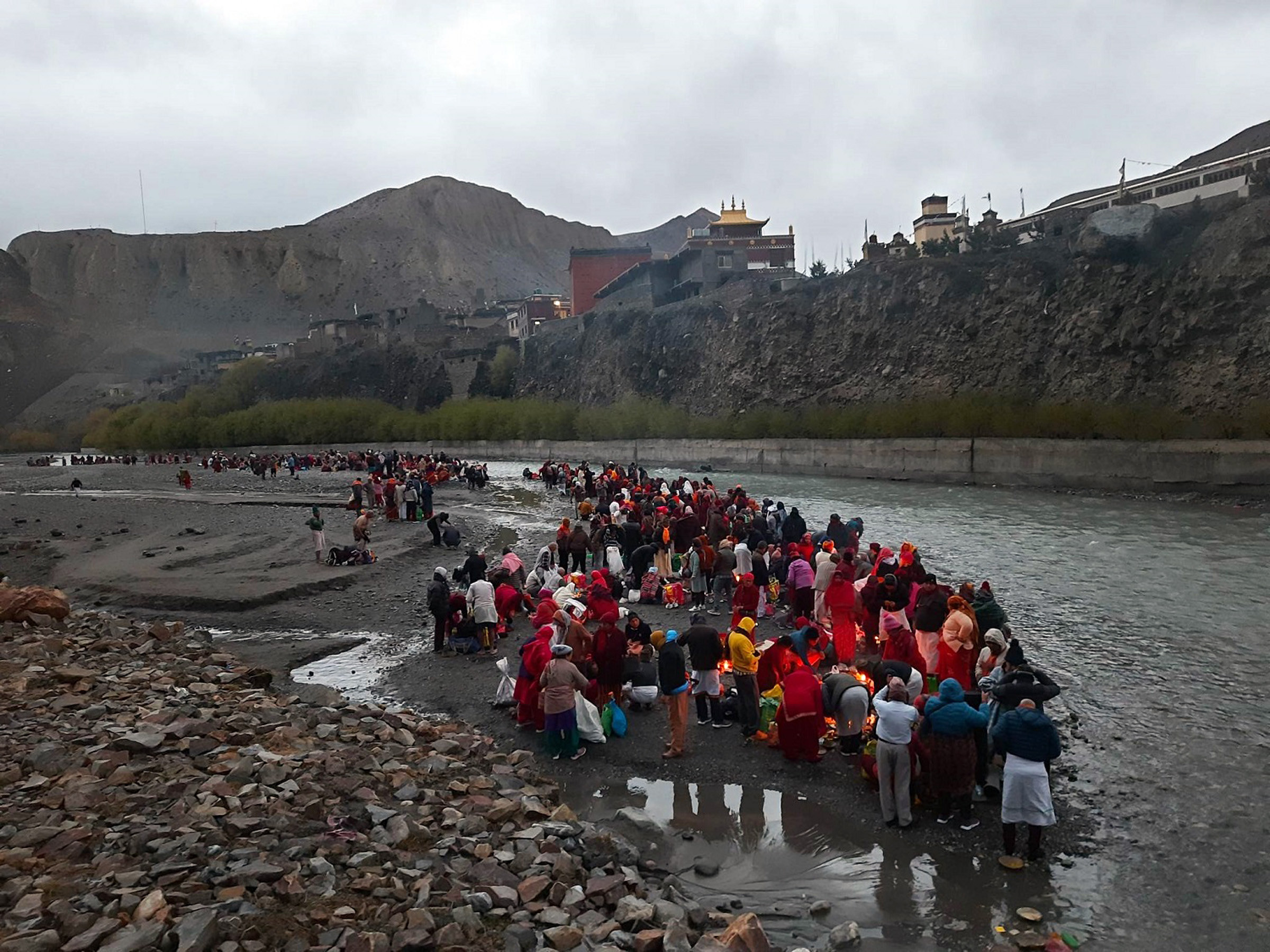 कागबेनीमा पिण्डदान गर्नेको घुइँचो