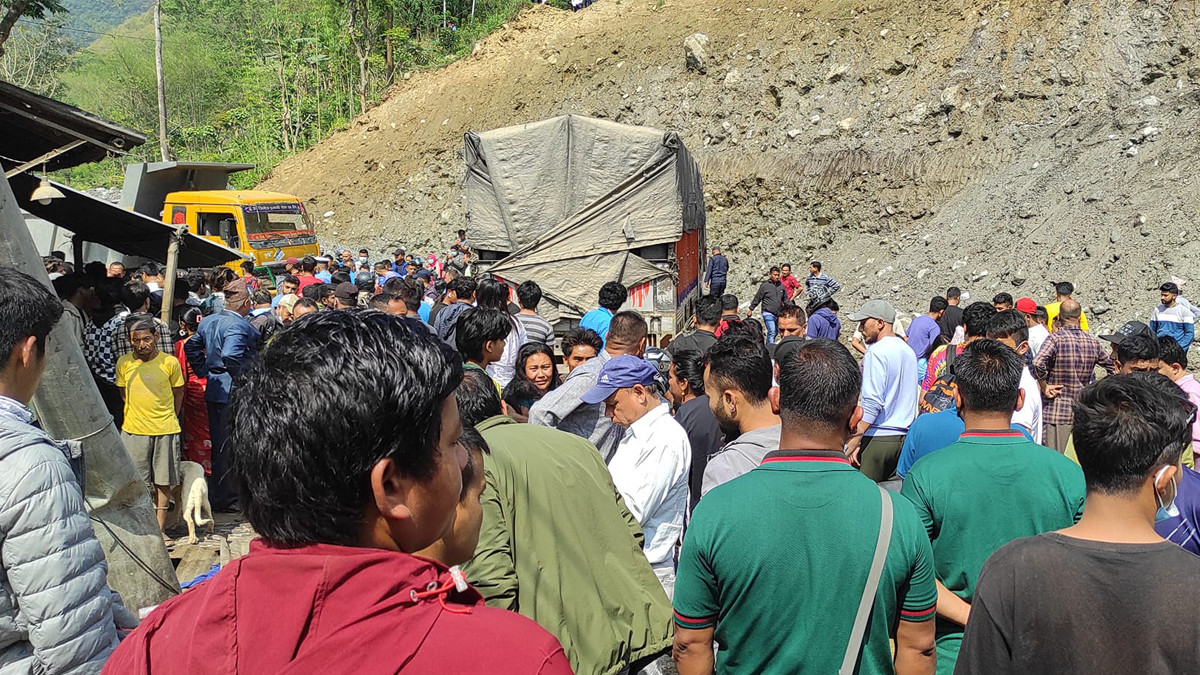 विद्यालय हिँडेका बालबालिका विद्यालय पुग्नै पाएनन् ...