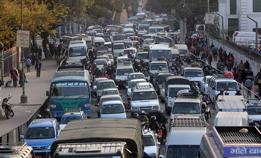 ट्राफिक व्यवस्थापनमा चुनौति