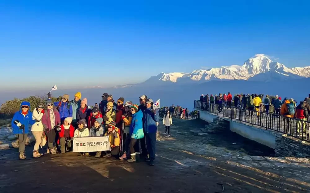 वसन्त ऋतुसँगै घोडेपानी र पुनहिलमा पर्यटकको लर्को