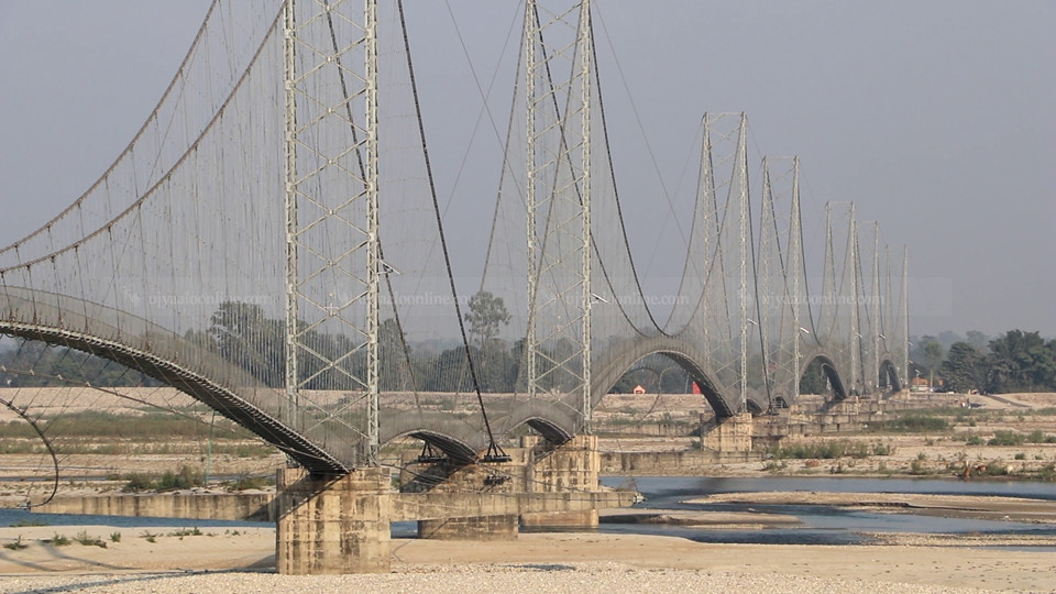 दोधारा चाँदनी झोलुङ्गे पुल मर्मत गर्न तीन घन्टा बन्द