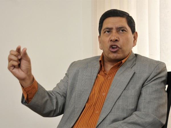 भौतिक पूर्वाधार मन्त्रालयमा माखो नमारेका नारायणकाजी गृहमन्त्री