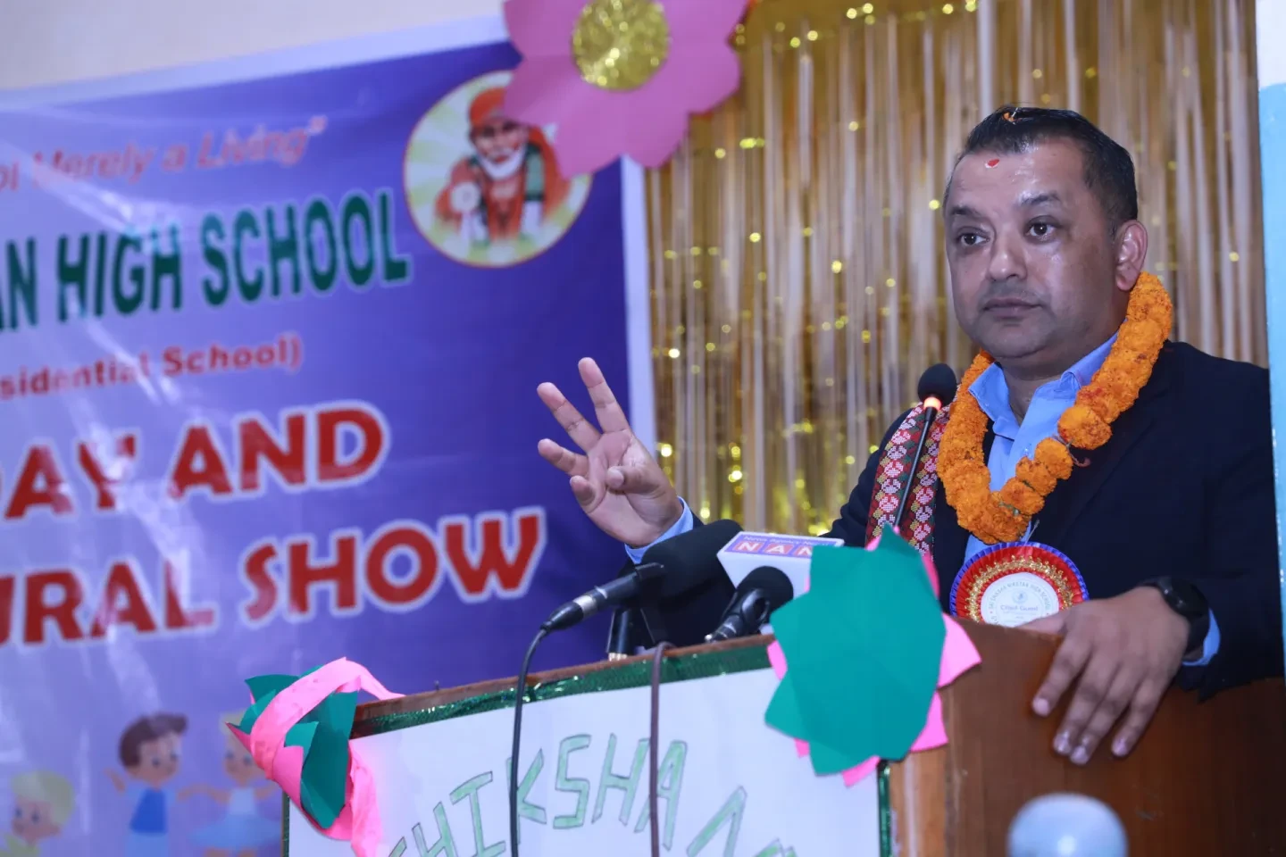 परीक्षाको तनाव नदिइ हाँस्दै सिक्ने शैक्षिक वातावरण बनाइनुपर्छ : गगन थापा