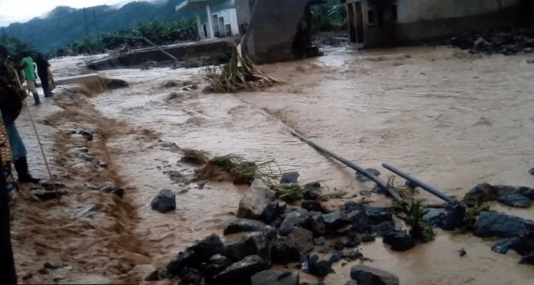 रुवान्डामा बाढी, एक सयभन्दा बढीको मृत्यु