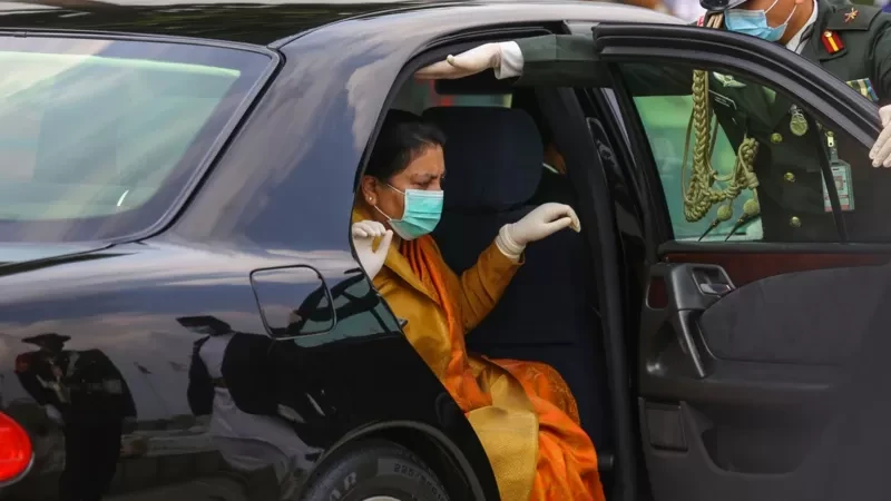 निजी निवासमा सर्दै राष्ट्रपति भण्डारी