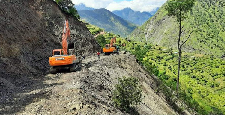 पूर्वाधार निर्माणमा लापरबाहीः दश महिनामा १० प्रतिशत काम