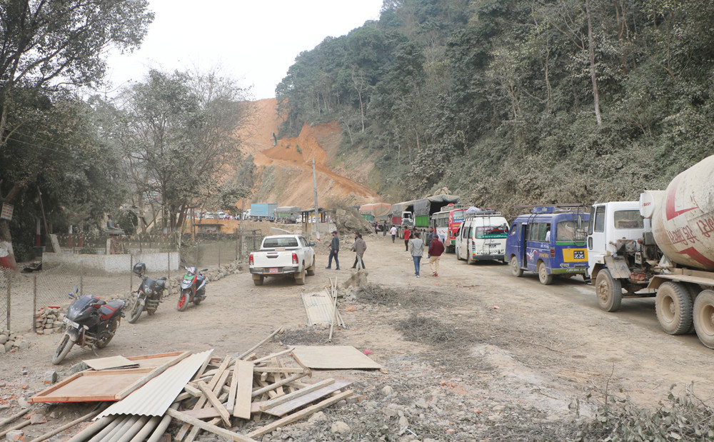 विमलनगर–घाँसीकुवा सडक खण्ड दैनिक चार घण्टा बन्द