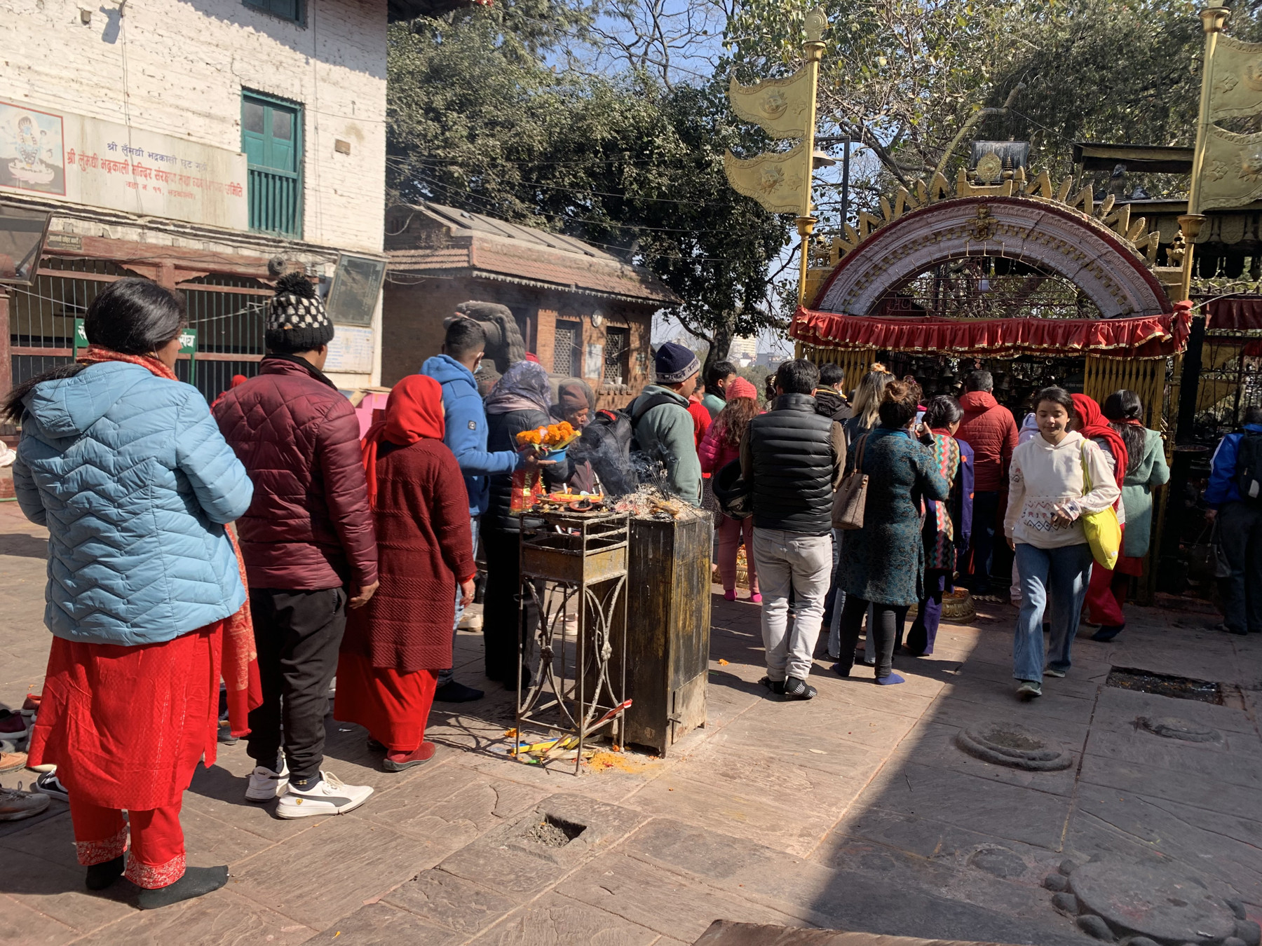 भद्रकाली मन्दिरमा दर्शनार्थी