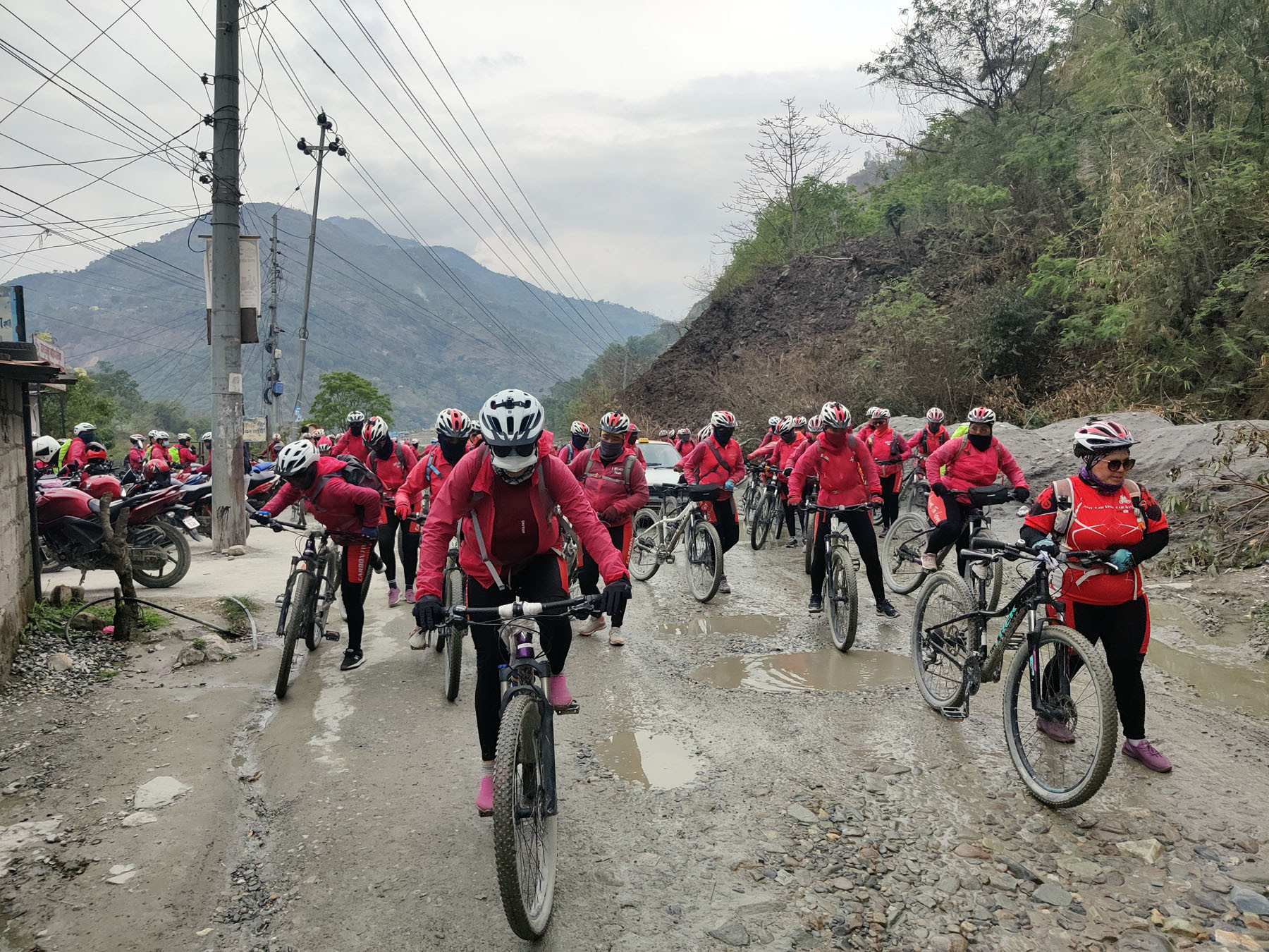 इको साइकल यात्रामा सहभागी