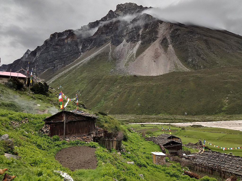 दुर्गम बस्तीसम्म सञ्चारको पहुँच पुर्‍याउनुपर्ने