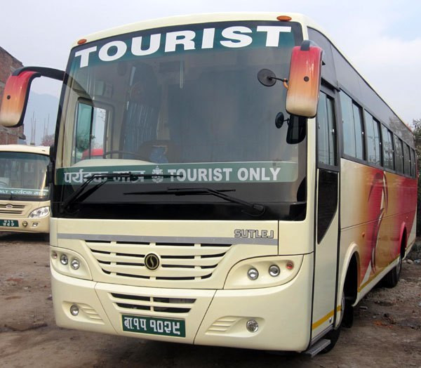 पर्यटक बसपार्क नहुँदा समस्या