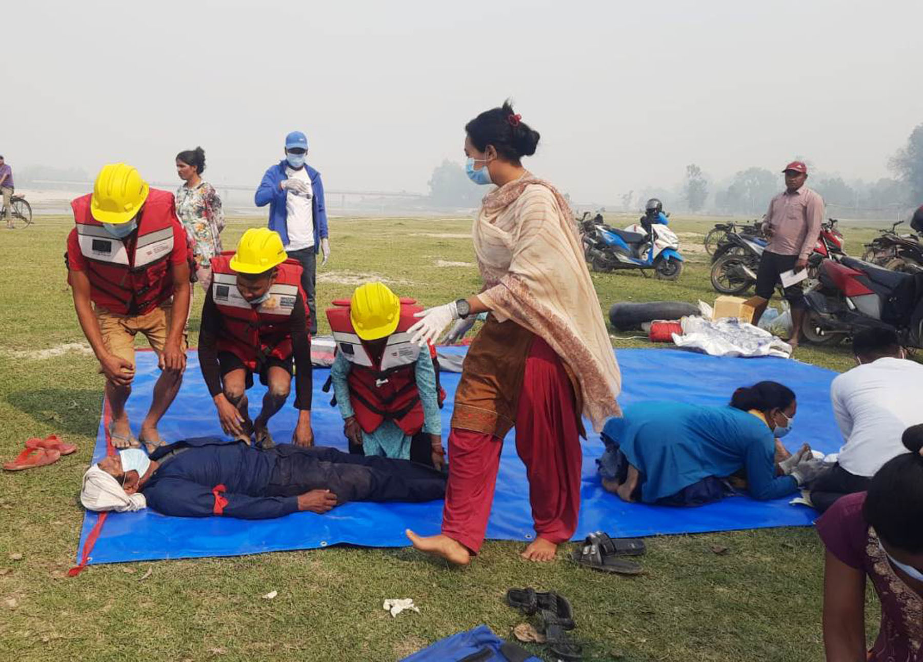 कृतिम नमूना अभ्यास गर्दै