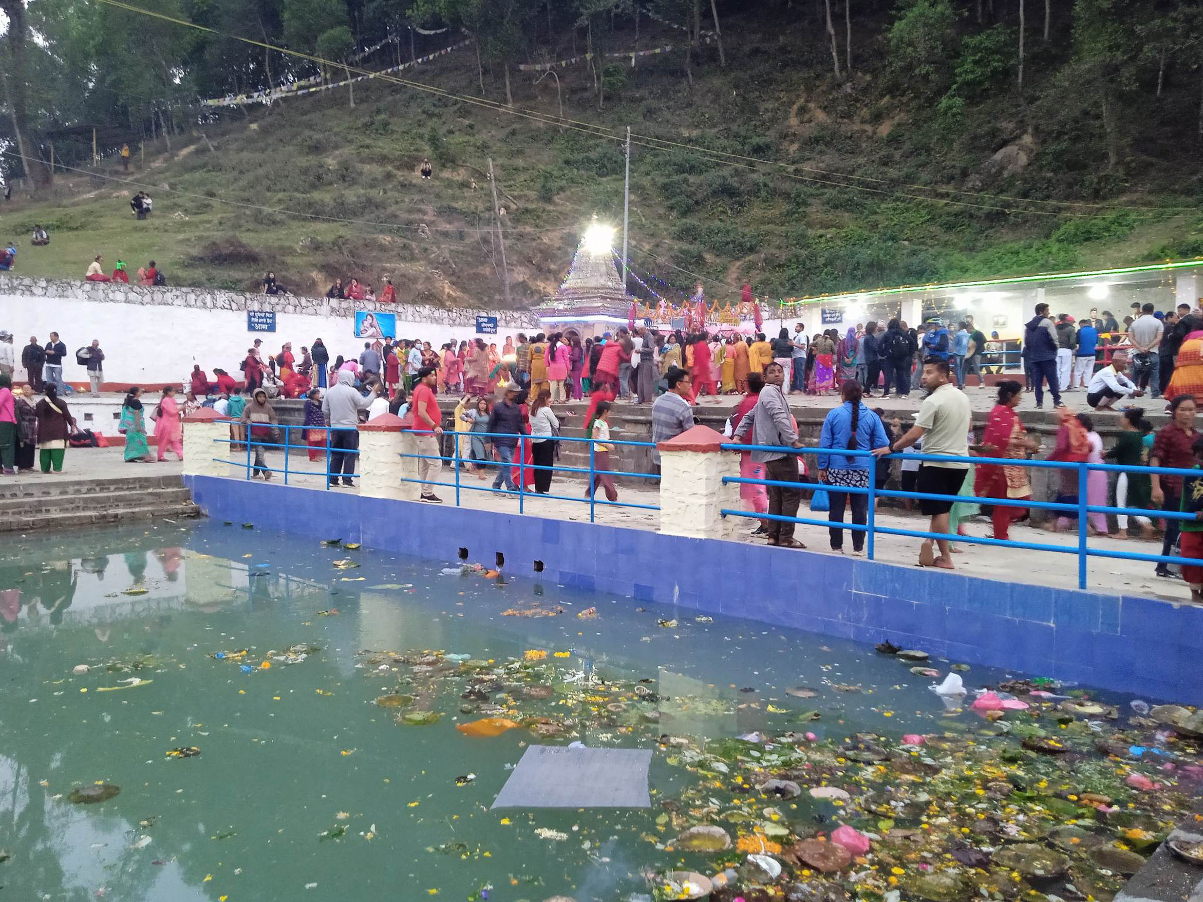 मातातीर्थ कुण्डमा भक्तजनको घुइँचो