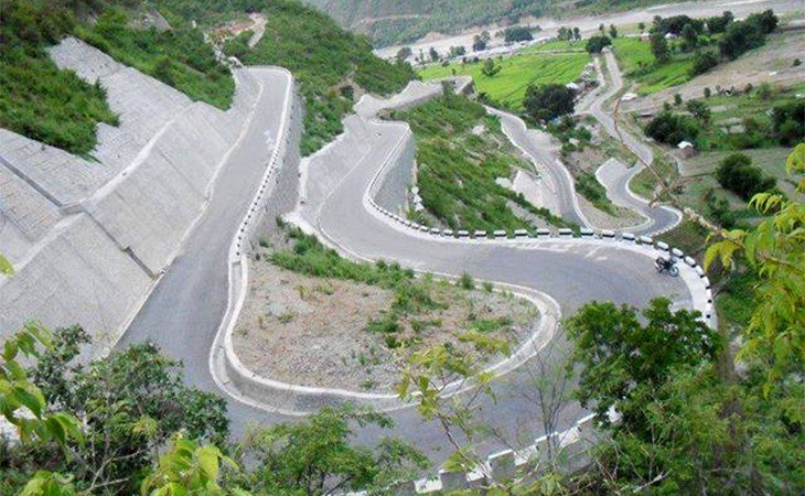 बिपी राजमार्गमा फोहर फ्याँके जरिवाना