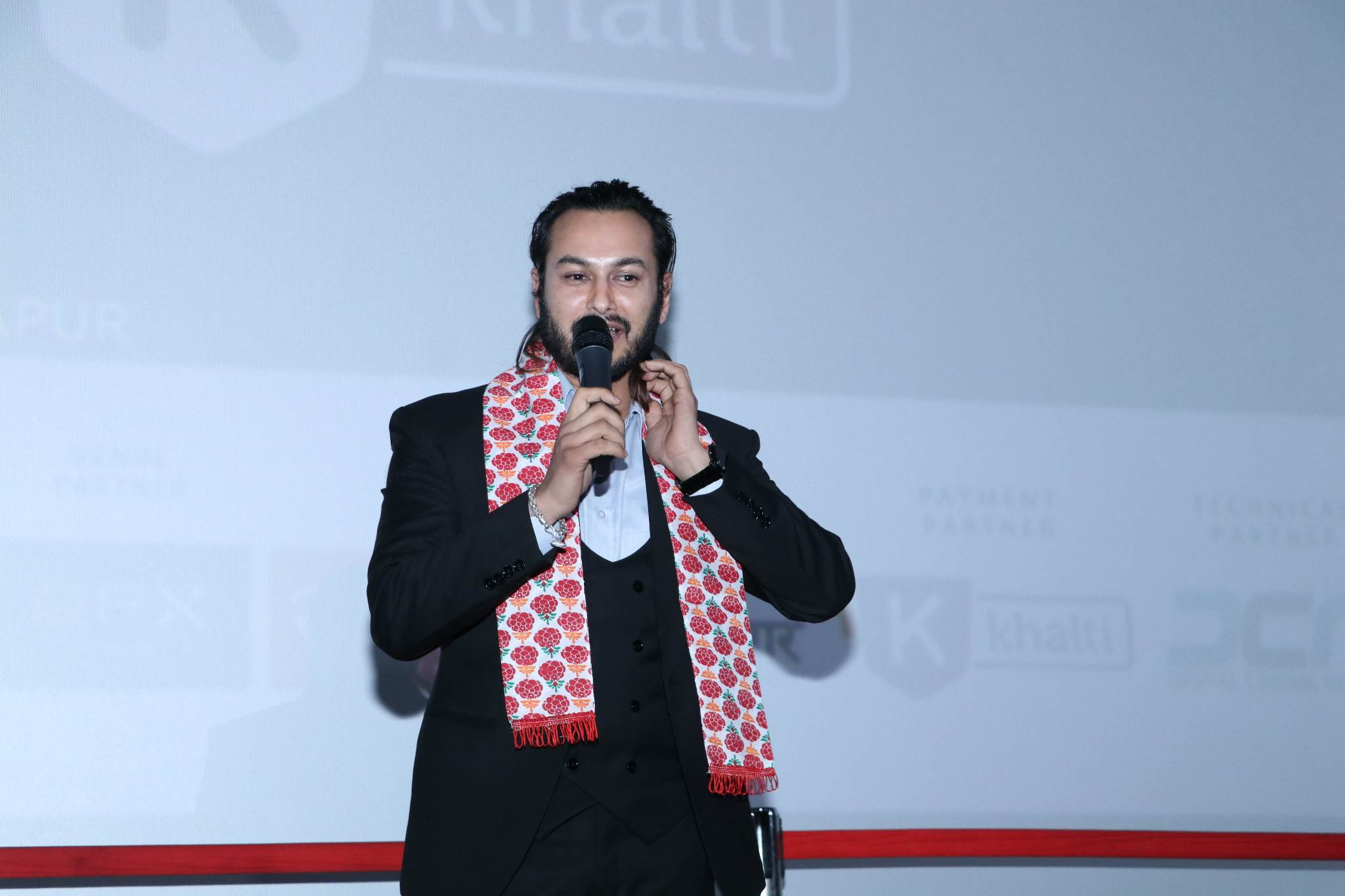 छैटौं निफ प्रदीप खड्का र दिया मास्केलाई उत्कृष्ट घोषणा गर्दै सम्पन्न