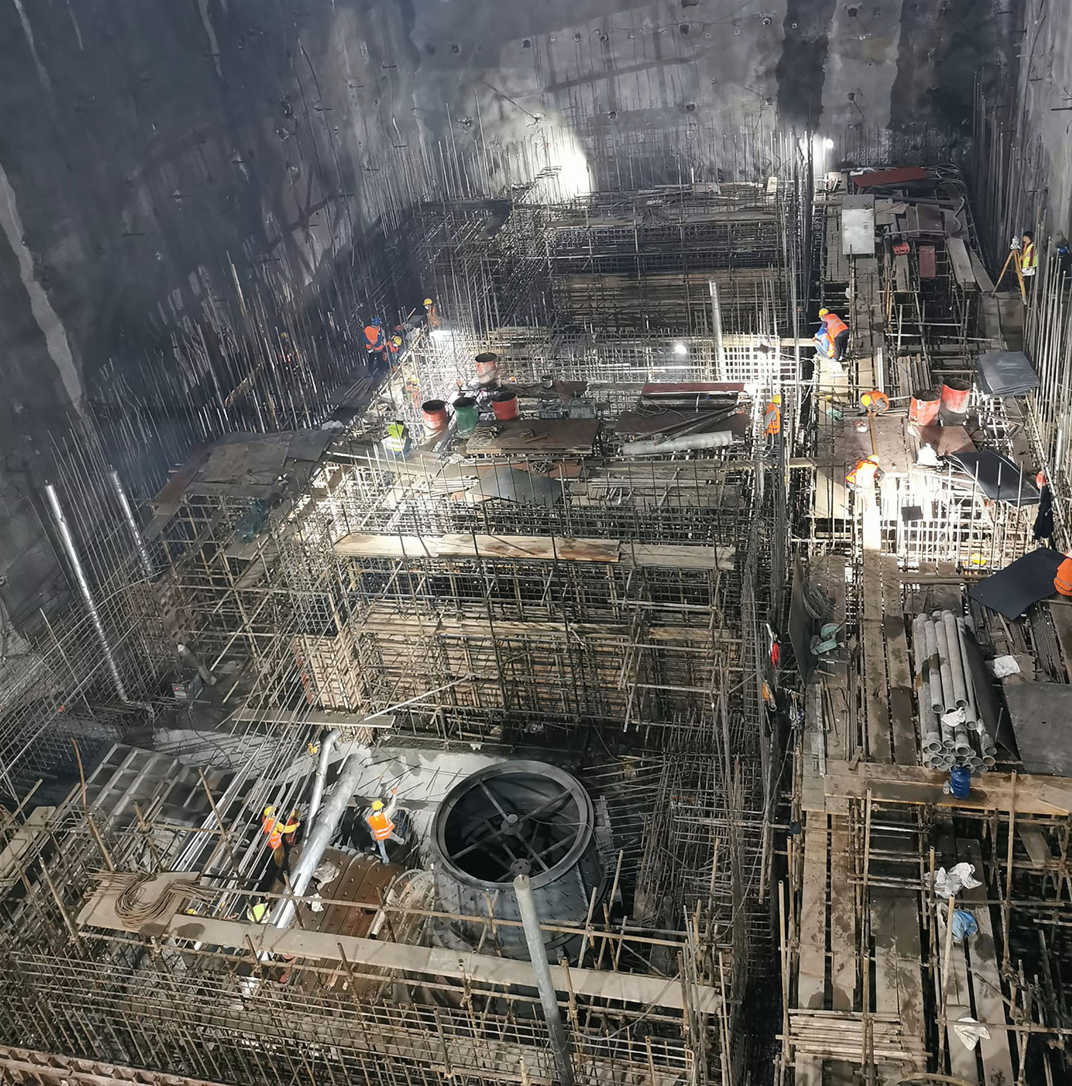 निर्माणाधीन विद्युतगृह