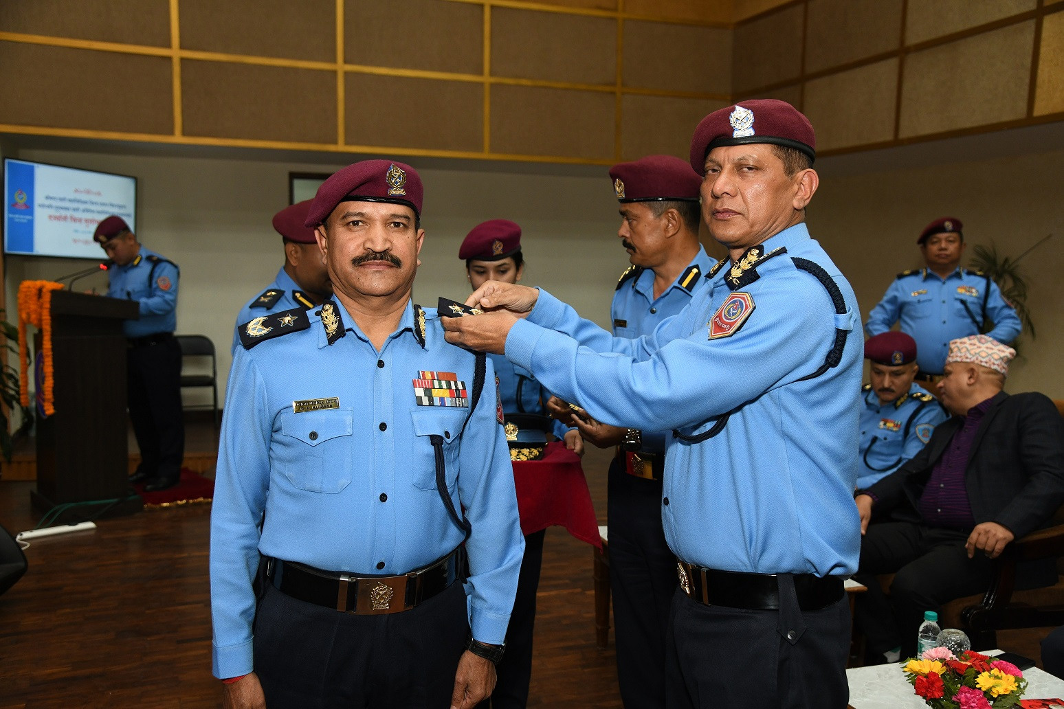 पाँच एआइजीलाई दर्ज्यानी चिह्न प्रदान