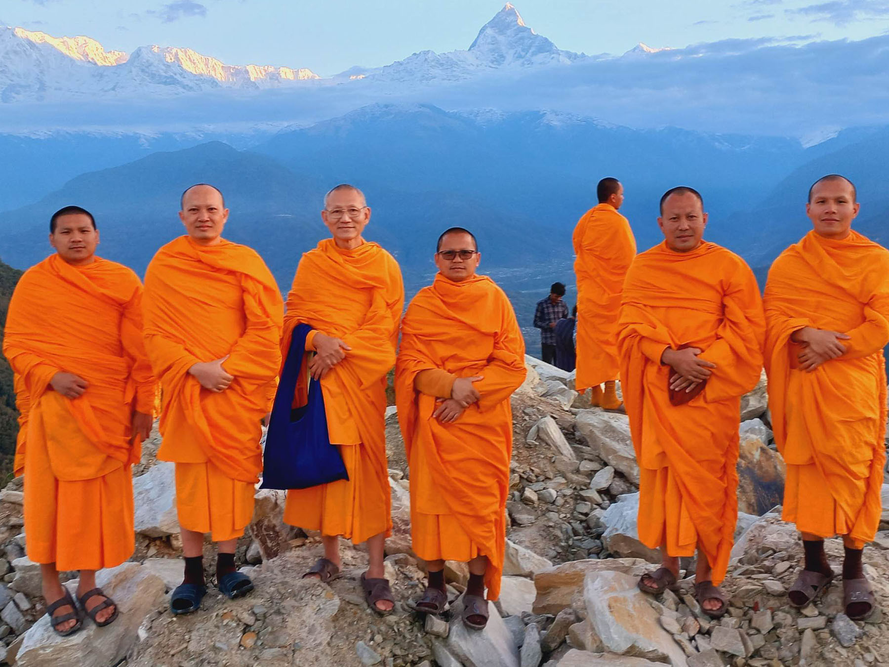 साराङकोटमा थाईल्याण्डका बौद्ध भिक्षु