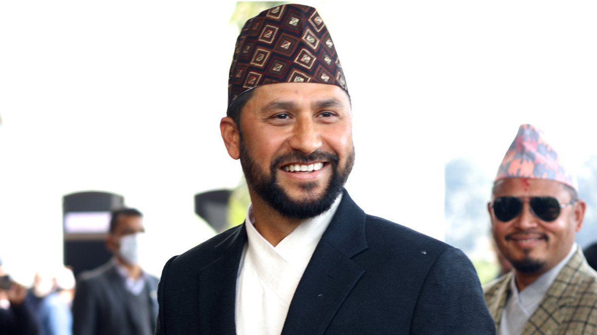 आज रवि, स्वर्णिम र रमेशको संयुक्त पत्रकार सम्मेलन