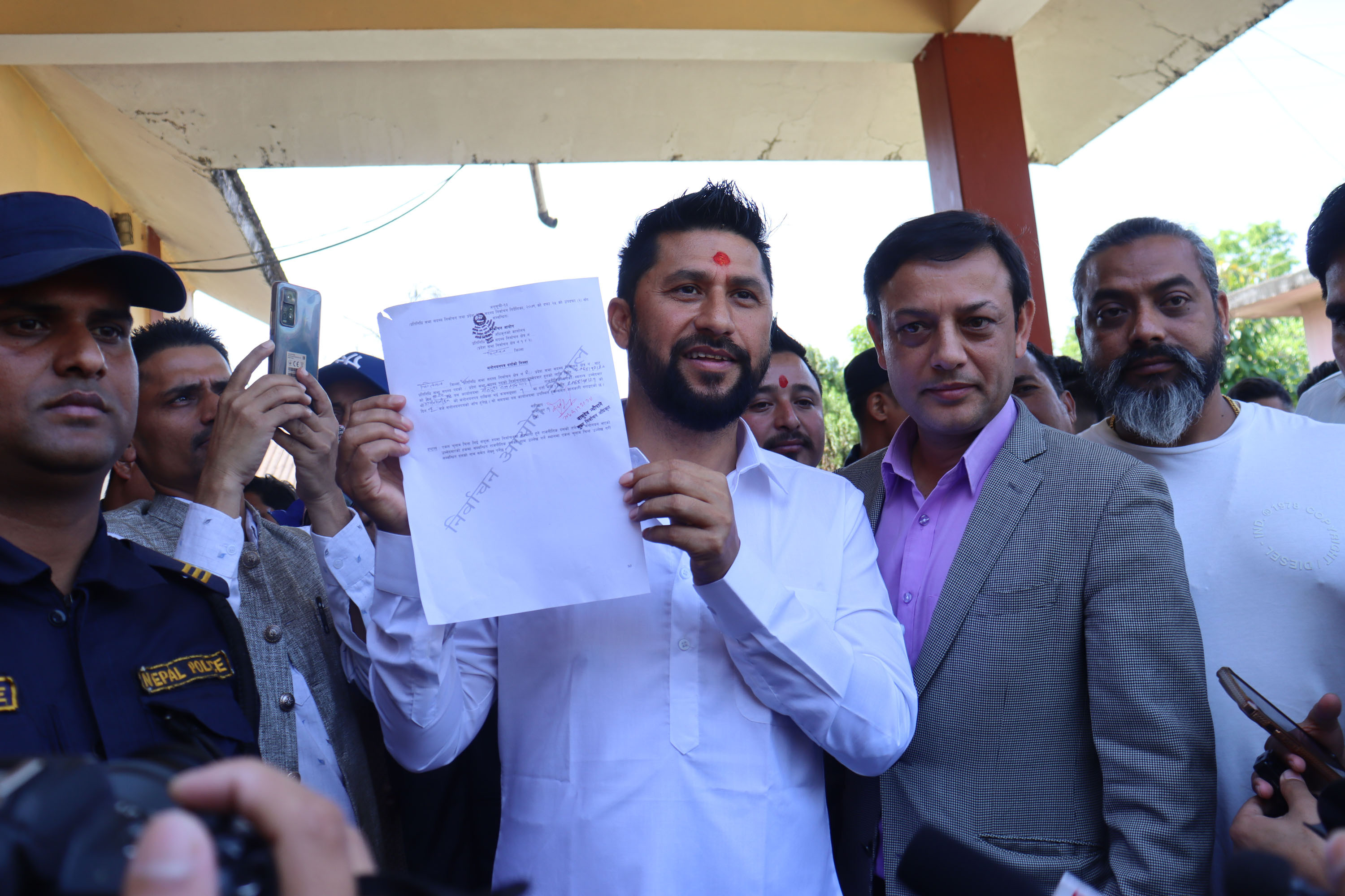 उपनिर्वाचनका लागि नेताहरुको उम्मेदवारी (फोटोहरु)