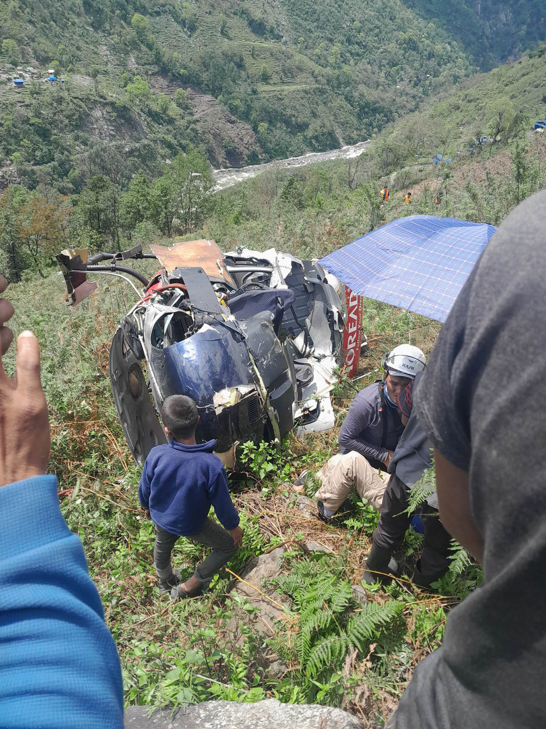 हेलिकोप्टर दुर्घटना अपडेटः घाइतेको उद्धार हुँदै