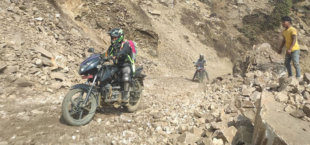 बारपाक–लाप्राक सडक स्तरोन्नतिमा ढिलाइ