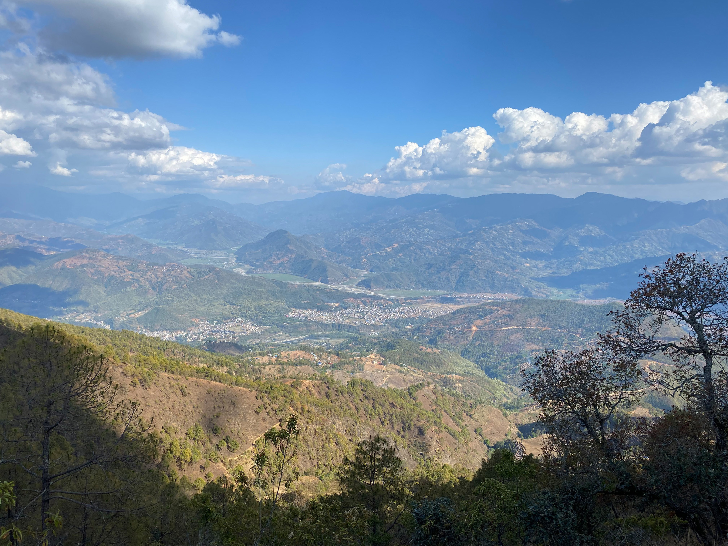 ढिकीजातो चुलीबाट देखिएको दृश्य
