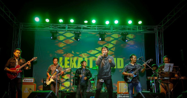 विदेश यात्रामा जाँदै ‘लेकाली’