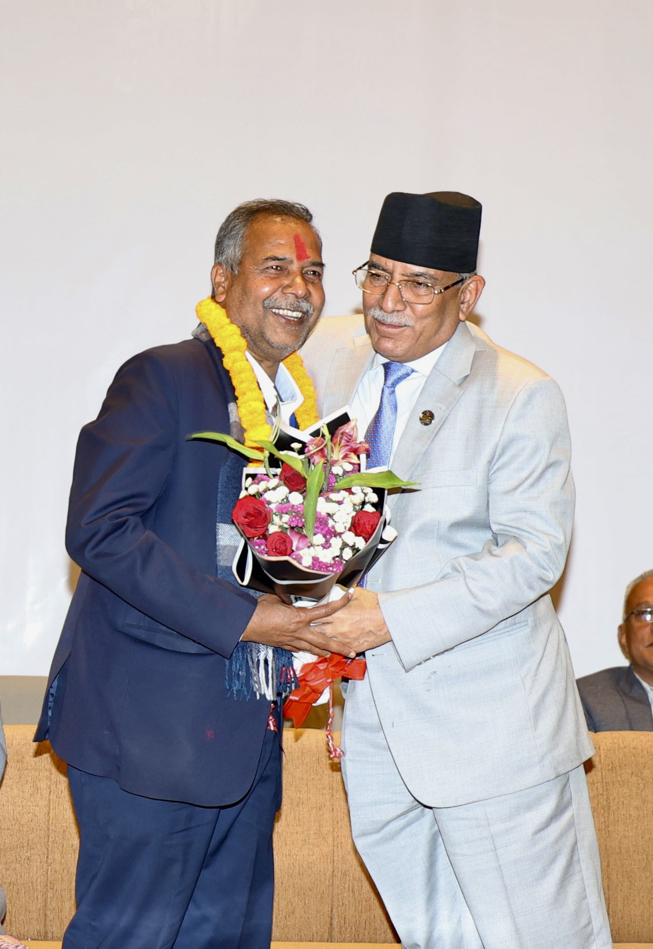 प्रधानमन्त्री दाहालद्वारा नवनिर्वाचित उपराष्ट्रपति यादवलाई बधाई तथा शुभकामना