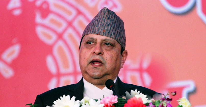 पूर्व राजादम्पती झापाबाट भारत भ्रमणमा