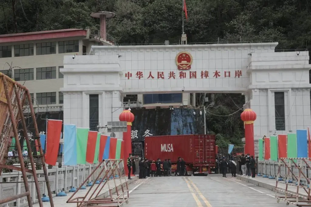 तातोपानी नाका दुईतर्फी सञ्चालनमा