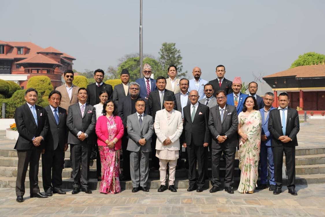 राष्ट्रपति र अवैतनिक महावाणिज्य र वाणिज्यदूतबीच भेट