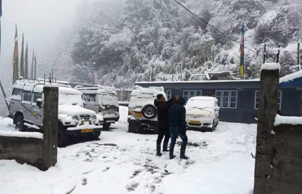 भारी हिमपातले सिक्किममा ९०० पर्यटक अलपत्र