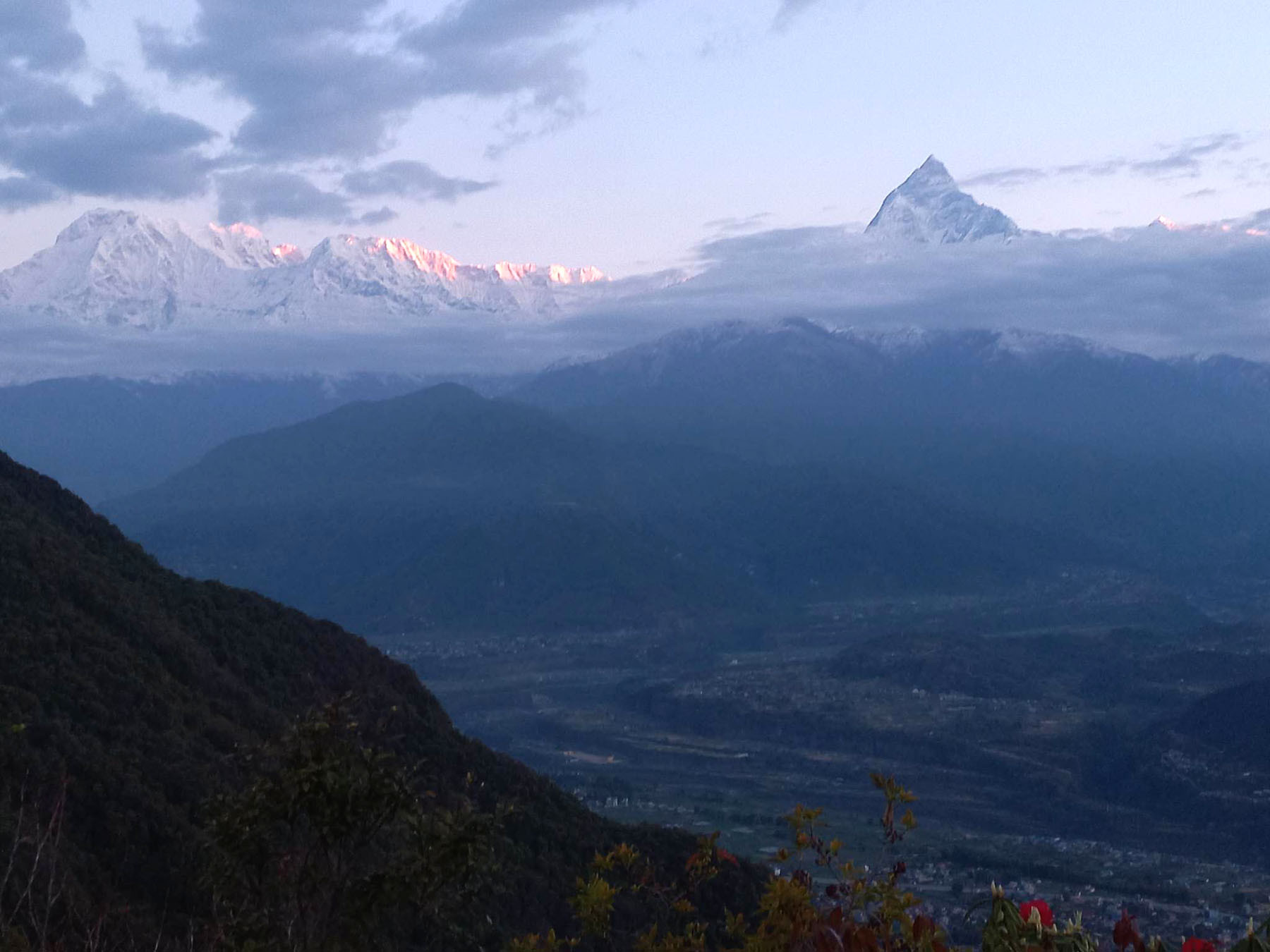 पर्यटकीय स्थल साराङकोटबाट देखिएको  माछापुच्छ्रे हिमाल