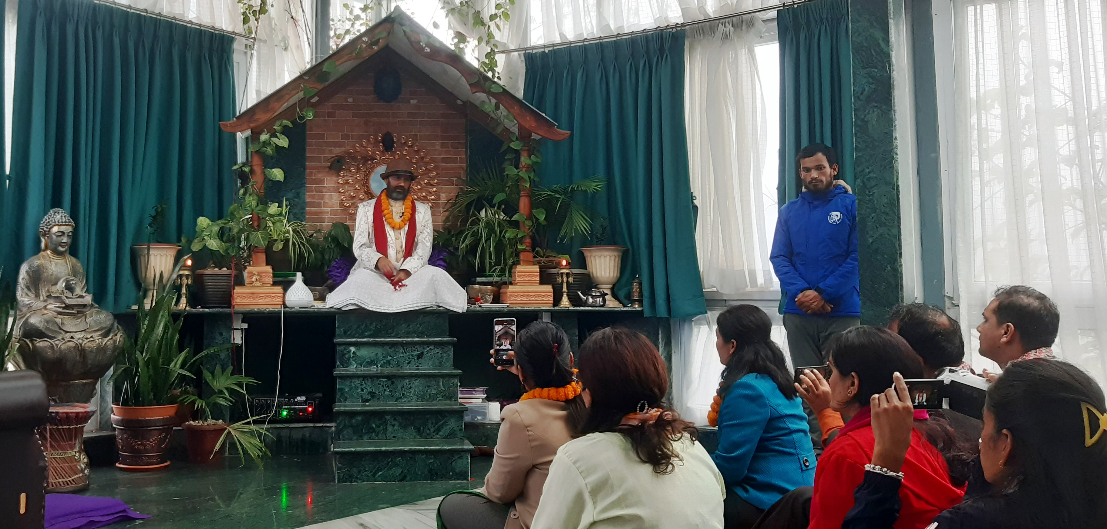 इको स्प्रिच्युअल आश्रमः आफ्ना लागि साधना, अरूका लागि सेवा