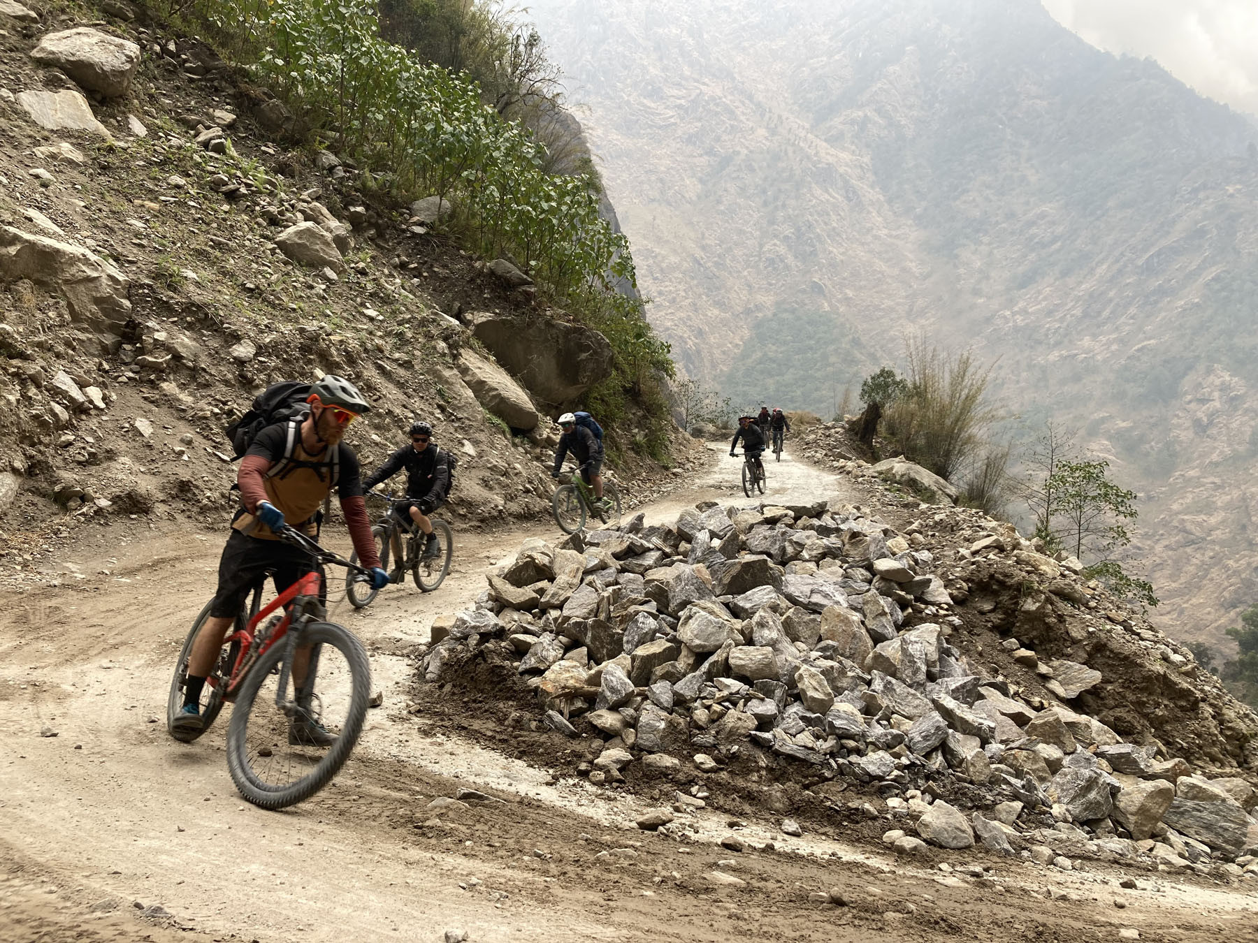 मनाङमा विदेशी साइकलयात्री